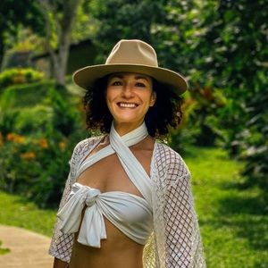 Meet your Posher, Izabela